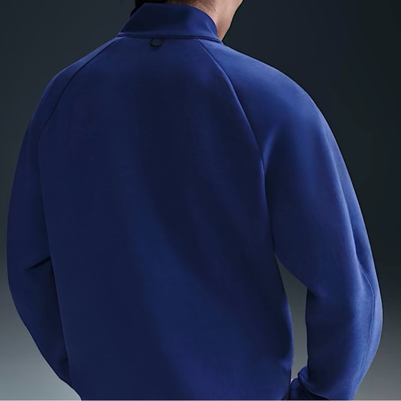 Men’s Nike 24.7 Impossibly Soft Dri-Fit 1/2 Zip Shirt Sweater Medium MSRP $120 - Picture 6 of 7